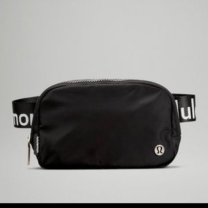 Lululemon Everywhere Belt Bag